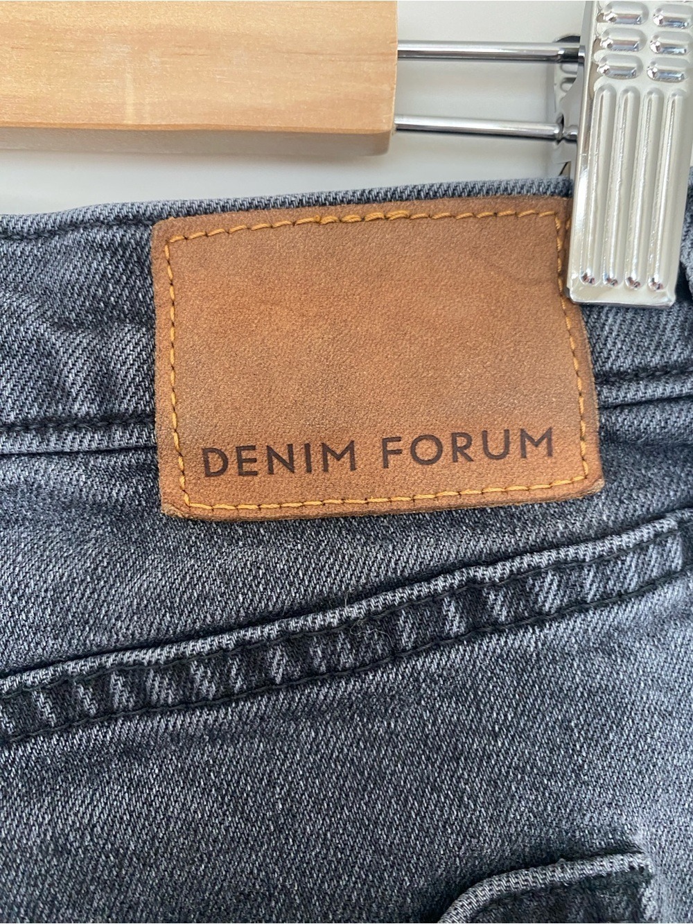Denim Forum The Arlo High Rise Straight 28L Jeans Size 28 Washed Black - Picture 6 of 13
